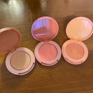 Tarte Amazonian Clay blush and highlight